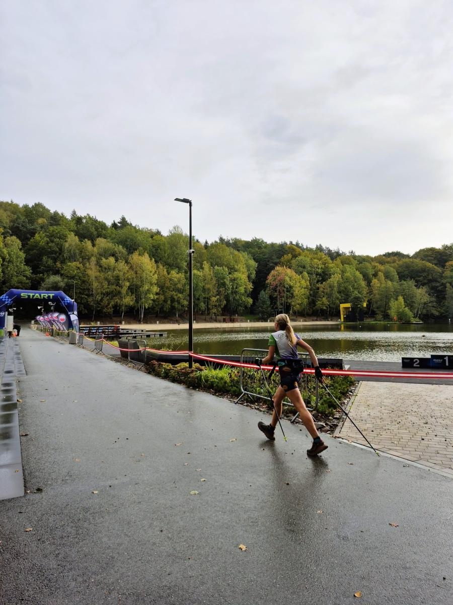 Zdjęcie w galerii na portalu naszwodzislaw.com: 50 kilometrów w 5:44:44! Daniel Romanowski ustanowił rekord świata na Balatonie [FOTO] wiadomości z regionu