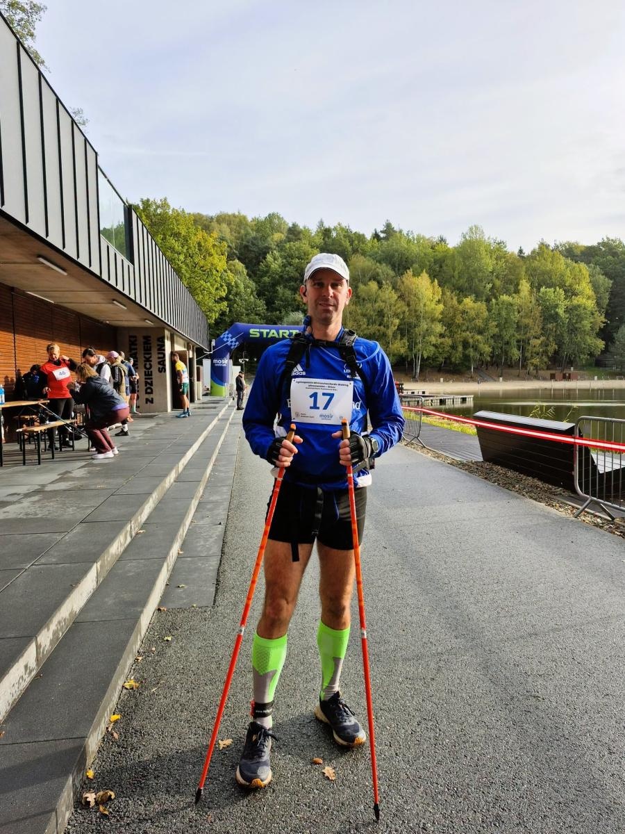 Zdjęcie w galerii na portalu naszwodzislaw.com: 50 kilometrów w 5:44:44! Daniel Romanowski ustanowił rekord świata na Balatonie [FOTO] wiadomości z regionu