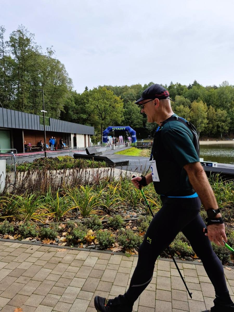 Zdjęcie w galerii na portalu naszwodzislaw.com: 50 kilometrów w 5:44:44! Daniel Romanowski ustanowił rekord świata na Balatonie [FOTO] wiadomości z regionu
