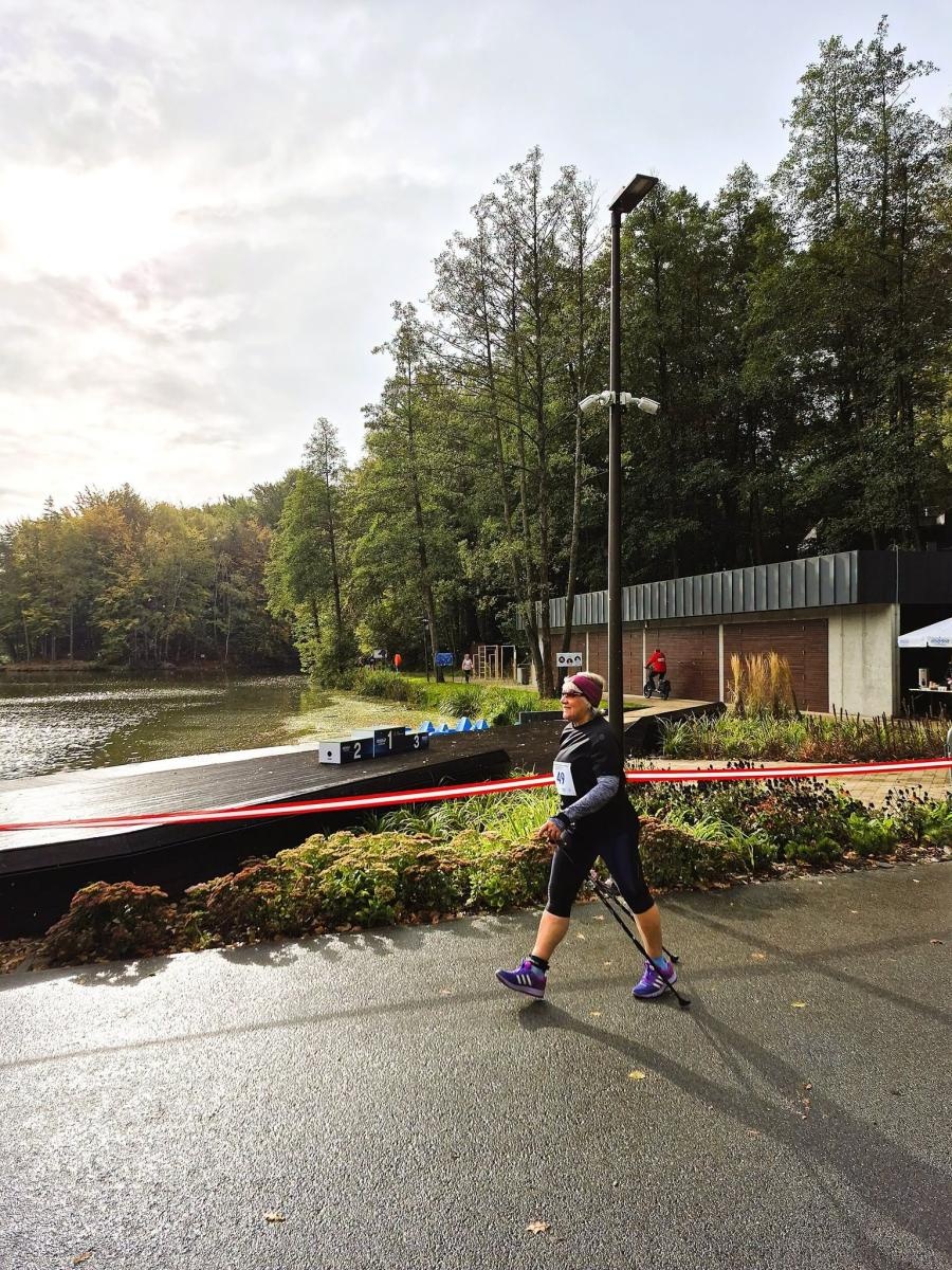 Zdjęcie w galerii na portalu naszwodzislaw.com: 50 kilometrów w 5:44:44! Daniel Romanowski ustanowił rekord świata na Balatonie [FOTO] wiadomości z regionu