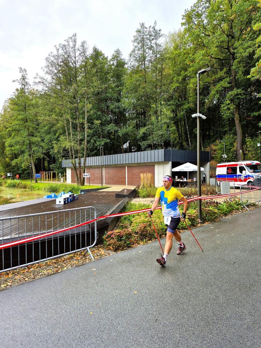 Zdjęcie w galerii na portalu naszwodzislaw.com: 50 kilometrów w 5:44:44! Daniel Romanowski ustanowił rekord świata na Balatonie [FOTO] wiadomości z regionu