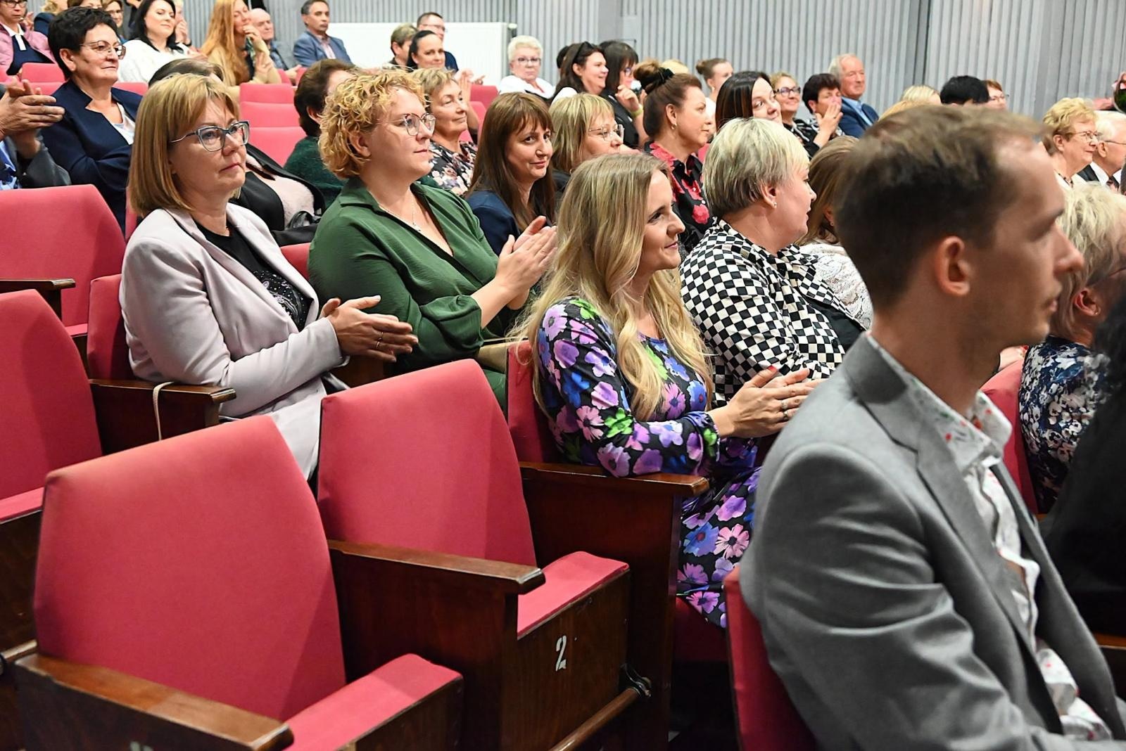 Zdjęcie w galerii na portalu naszwodzislaw.com: 50 lat biblioteki w Godowie. Jubileusz pełen wzruszeń, gratulacji i wspomnień [FOTO] wiadomości z regionu