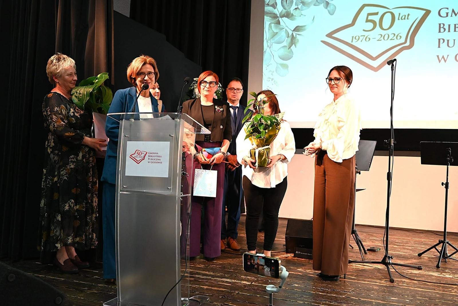 Zdjęcie w galerii na portalu naszwodzislaw.com: 50 lat biblioteki w Godowie. Jubileusz pełen wzruszeń, gratulacji i wspomnień [FOTO] wiadomości z regionu