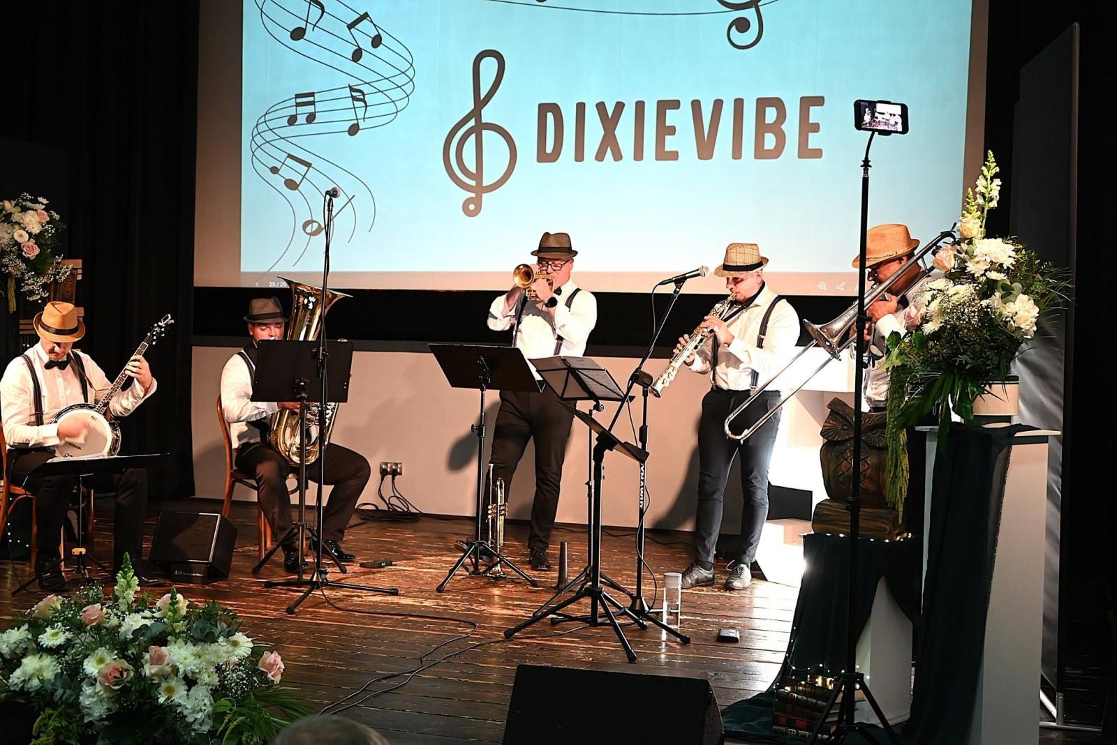 Zdjęcie w galerii na portalu naszwodzislaw.com: 50 lat biblioteki w Godowie. Jubileusz pełen wzruszeń, gratulacji i wspomnień [FOTO] wiadomości z regionu