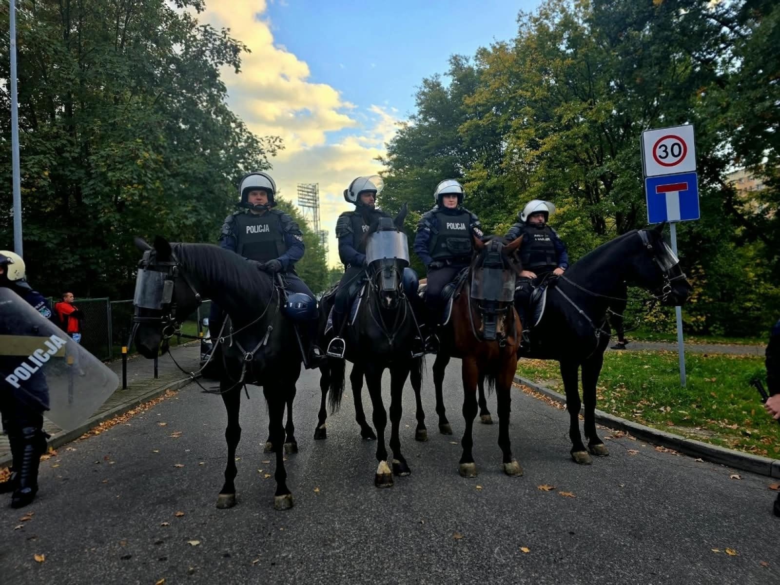 Zdjęcie w galerii na portalu naszwodzislaw.com: Sześć osób zatrzymanych po derbach Odry z GKS-em. Radny Alan Szatyło skarży działania policji wiadomości z regionu