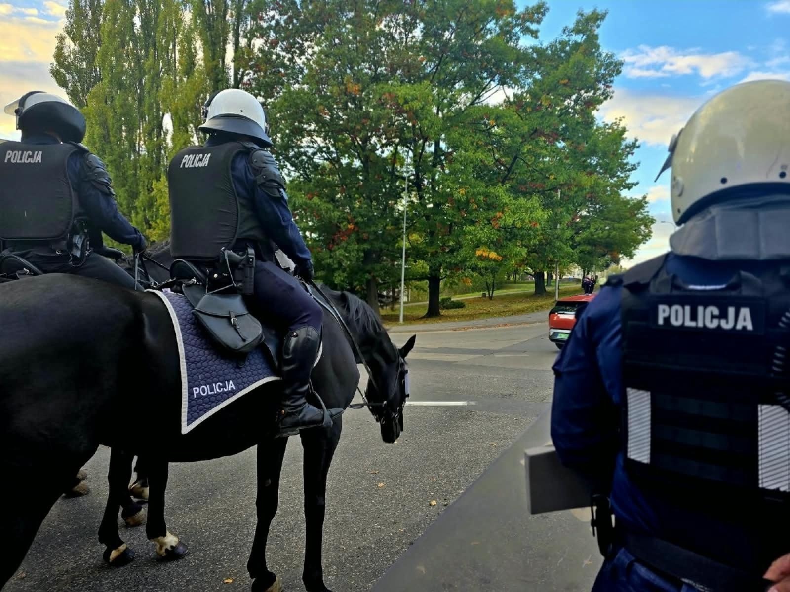 Zdjęcie w galerii na portalu naszwodzislaw.com: Sześć osób zatrzymanych po derbach Odry z GKS-em. Radny Alan Szatyło skarży działania policji wiadomości z regionu