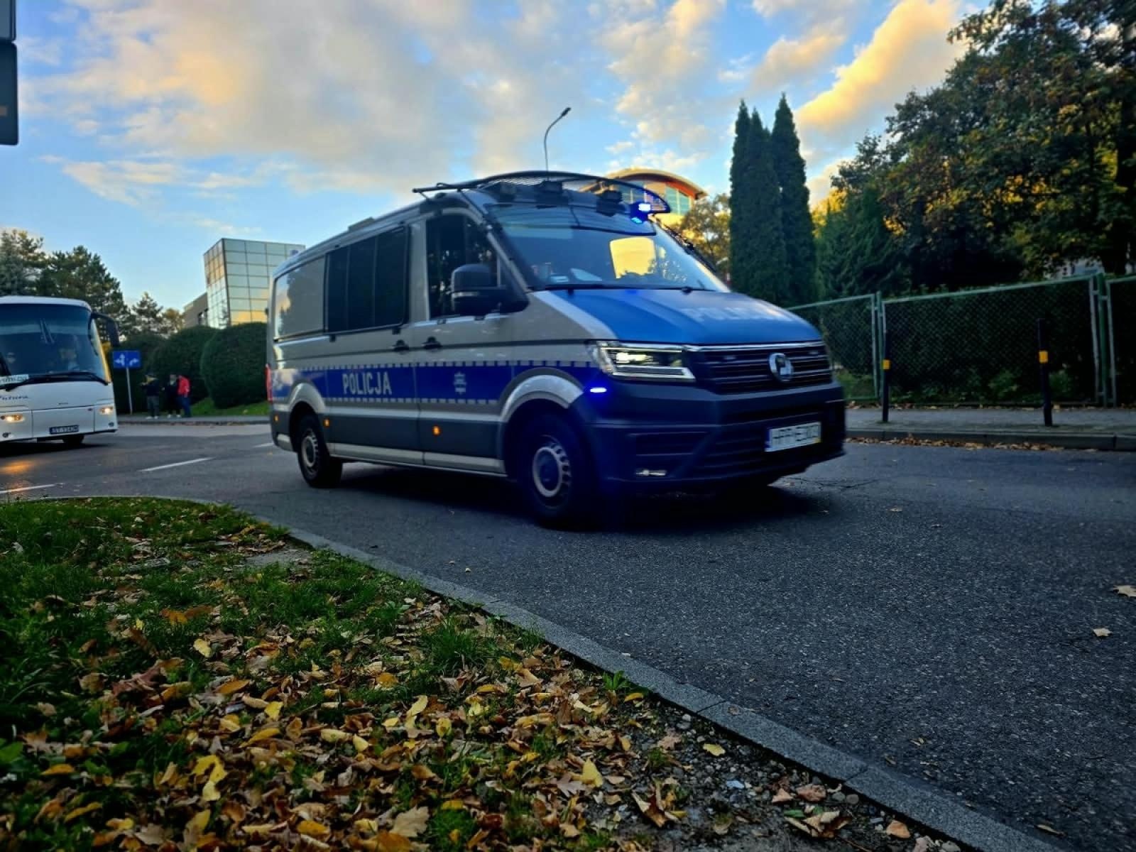 Zdjęcie w galerii na portalu naszwodzislaw.com: Sześć osób zatrzymanych po derbach Odry z GKS-em. Radny Alan Szatyło skarży działania policji wiadomości z regionu