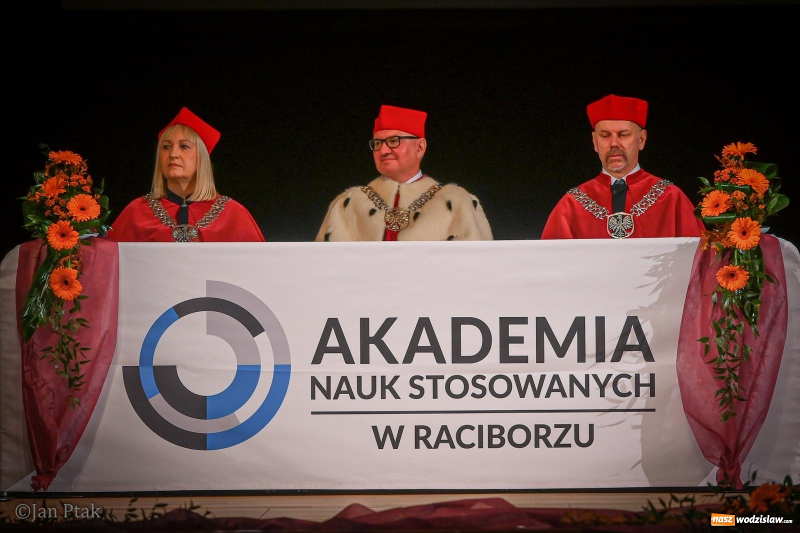 Zdjęcie w galerii na portalu naszwodzislaw.com: Musi być inaczej, jeśli ma być lepiej. Raciborska uczelnia wkroczyła w nowy rok akademicki wiadomości z regionu