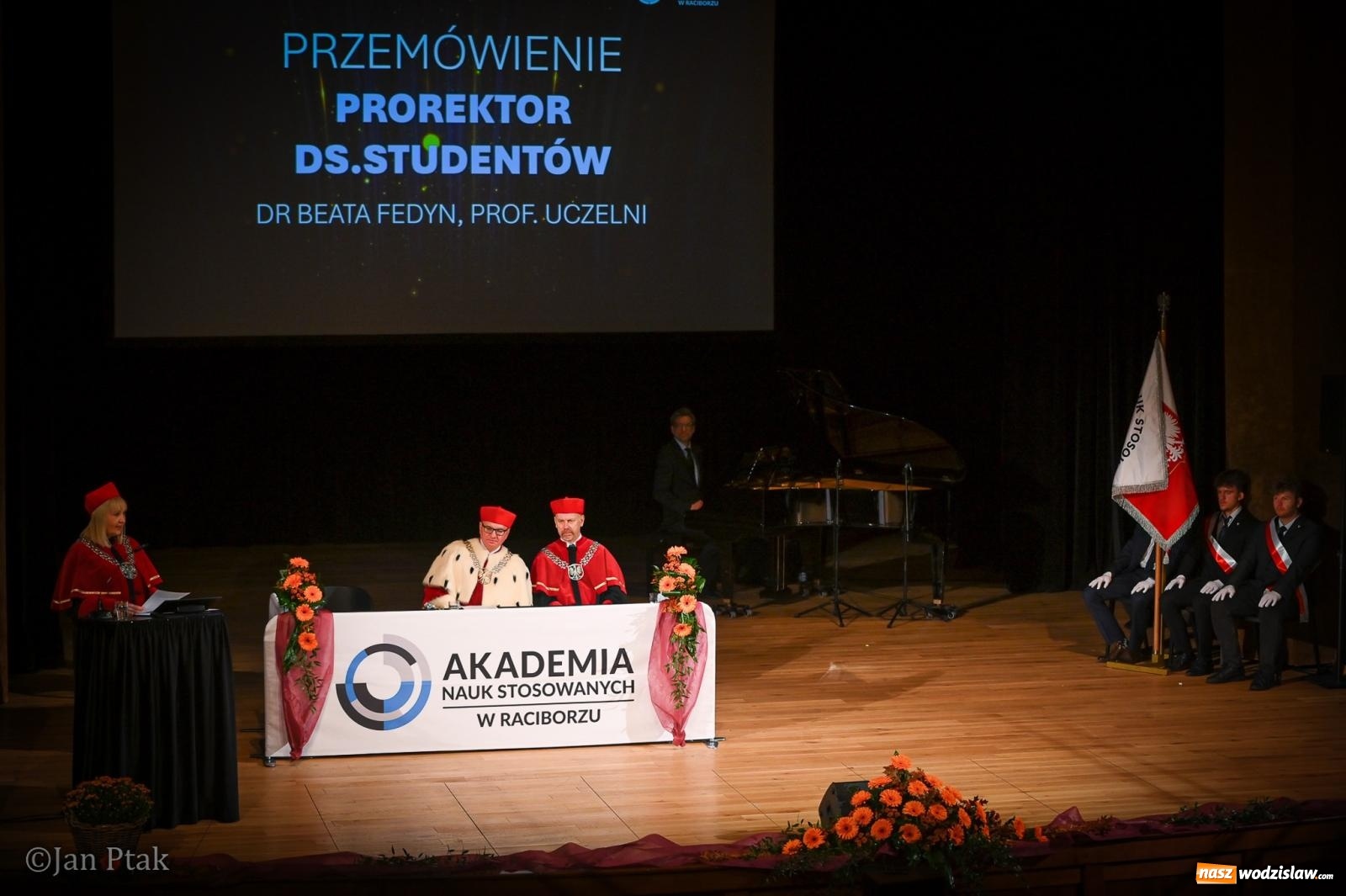 Zdjęcie w galerii na portalu naszwodzislaw.com: Musi być inaczej, jeśli ma być lepiej. Raciborska uczelnia wkroczyła w nowy rok akademicki wiadomości z regionu