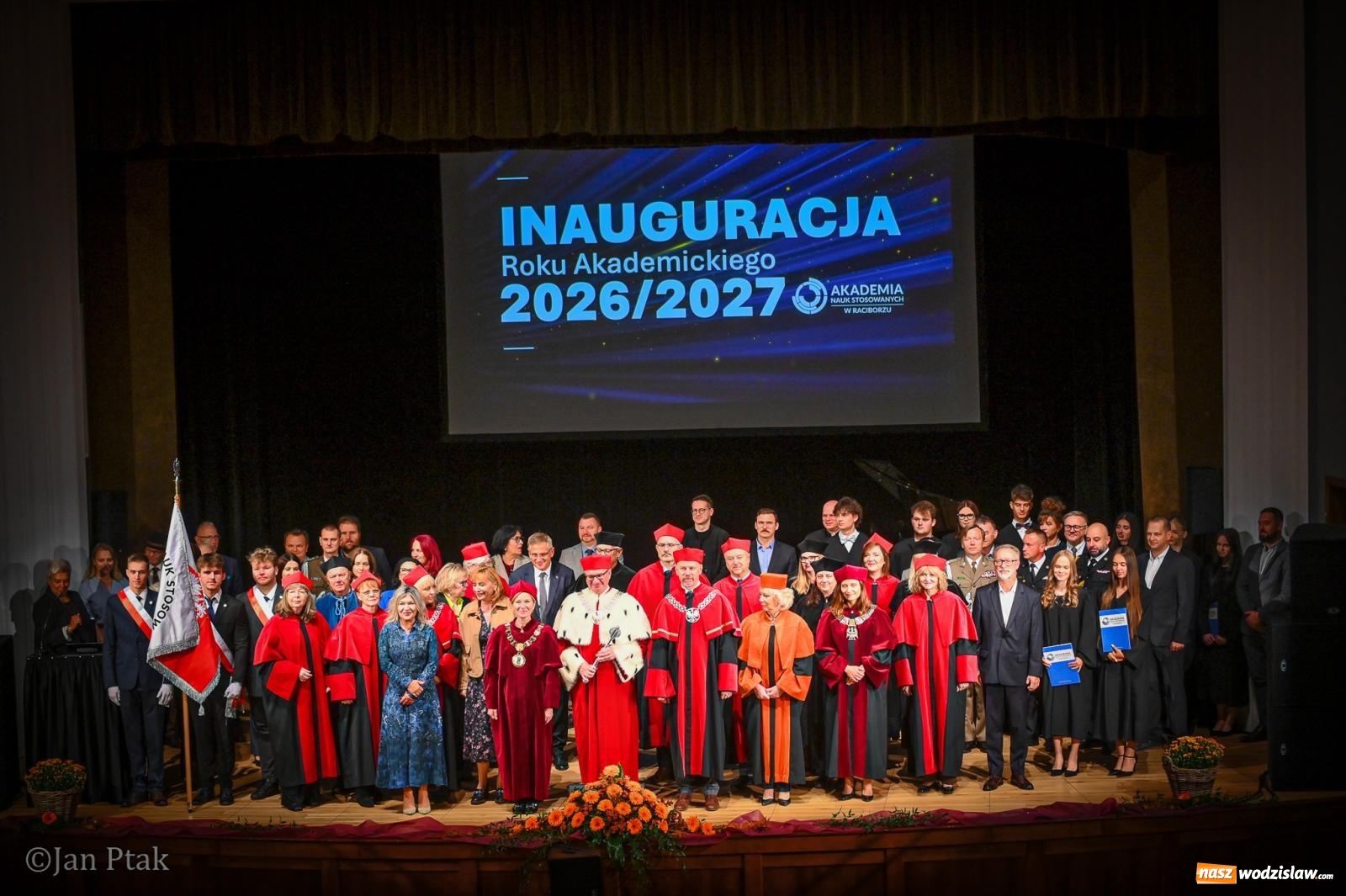 Zdjęcie w galerii na portalu naszwodzislaw.com: Musi być inaczej, jeśli ma być lepiej. Raciborska uczelnia wkroczyła w nowy rok akademicki wiadomości z regionu