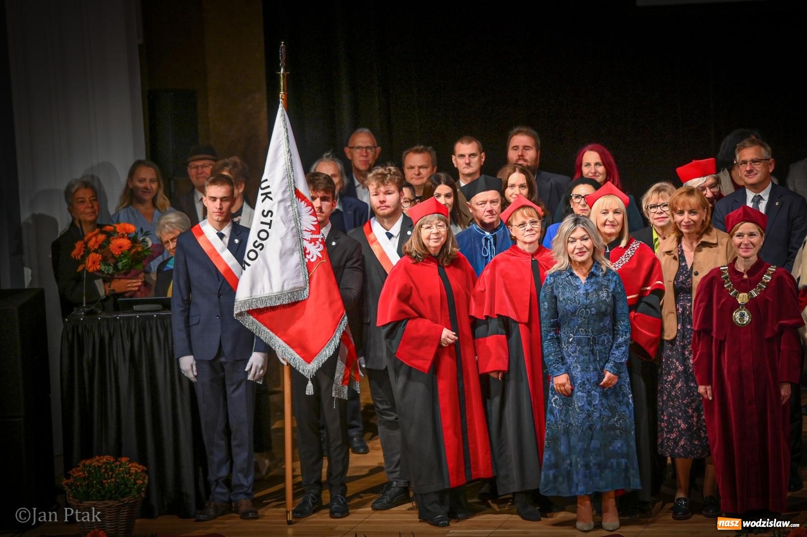 Zdjęcie w galerii na portalu naszwodzislaw.com: Musi być inaczej, jeśli ma być lepiej. Raciborska uczelnia wkroczyła w nowy rok akademicki wiadomości z regionu