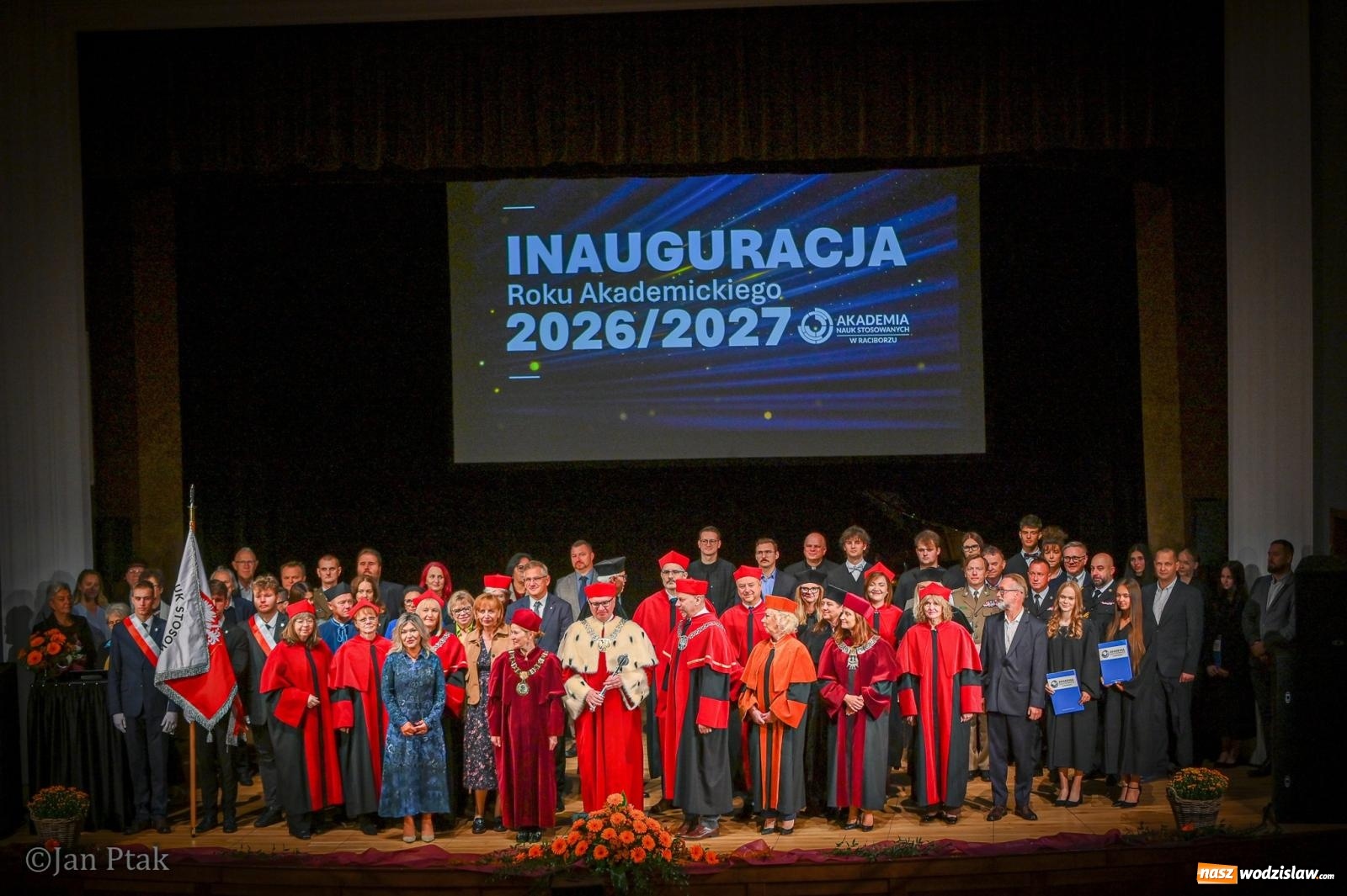 Zdjęcie w galerii na portalu naszwodzislaw.com: Musi być inaczej, jeśli ma być lepiej. Raciborska uczelnia wkroczyła w nowy rok akademicki wiadomości z regionu
