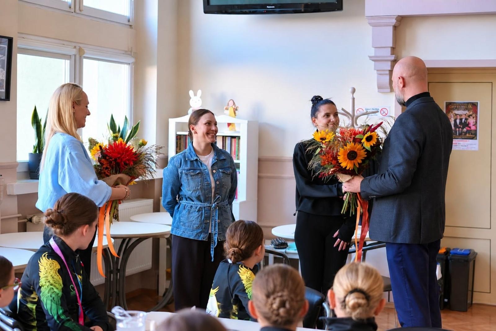 Zdjęcie w galerii na portalu naszwodzislaw.com: Dwa tytuły mistrzyń świata dla FENIX Radlin! Zawodniczki zachwyciły w katowickim Spodku wiadomości z regionu