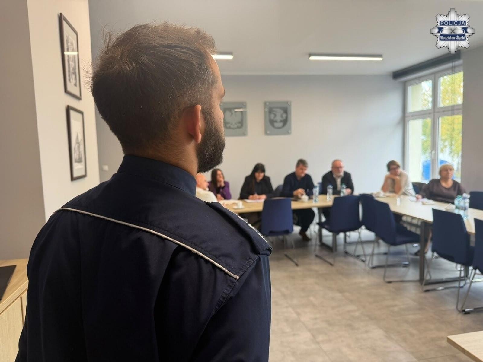 Zdjęcie w galerii na portalu naszwodzislaw.com: Policja spotkała się z dyrektorami szkół. Chodzi o bezpieczeństwo uczniów w powiecie wodzisławskim wiadomości z regionu