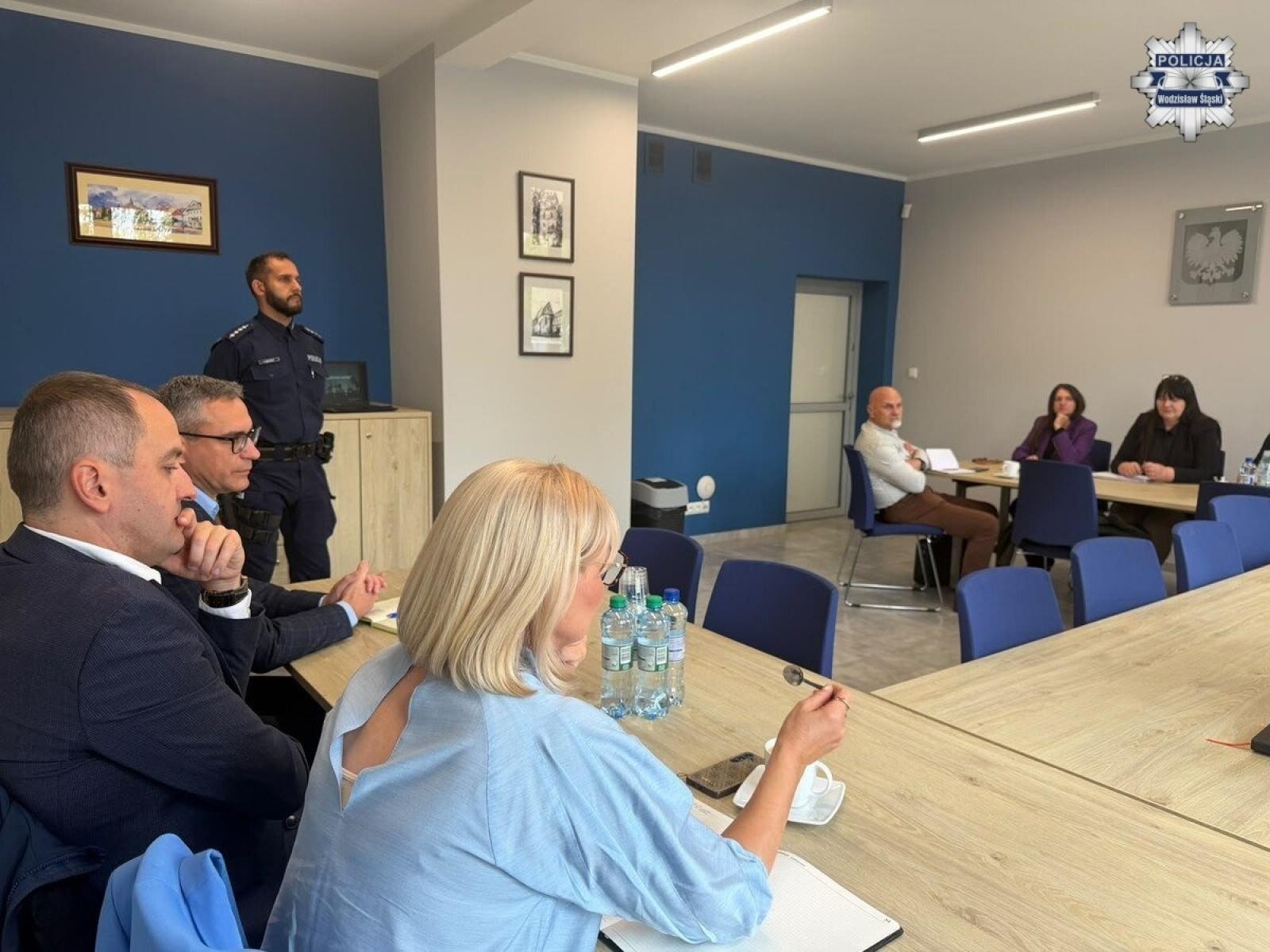 Zdjęcie w galerii na portalu naszwodzislaw.com: Policja spotkała się z dyrektorami szkół. Chodzi o bezpieczeństwo uczniów w powiecie wodzisławskim wiadomości z regionu