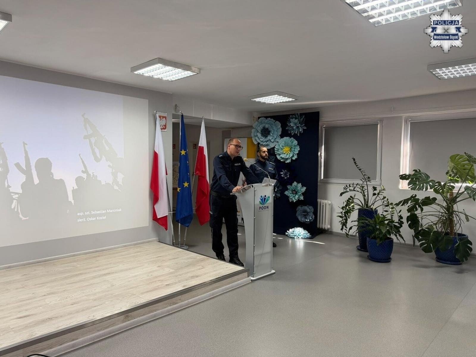 Zdjęcie w galerii na portalu naszwodzislaw.com: Policja spotkała się z dyrektorami szkół. Chodzi o bezpieczeństwo uczniów w powiecie wodzisławskim wiadomości z regionu