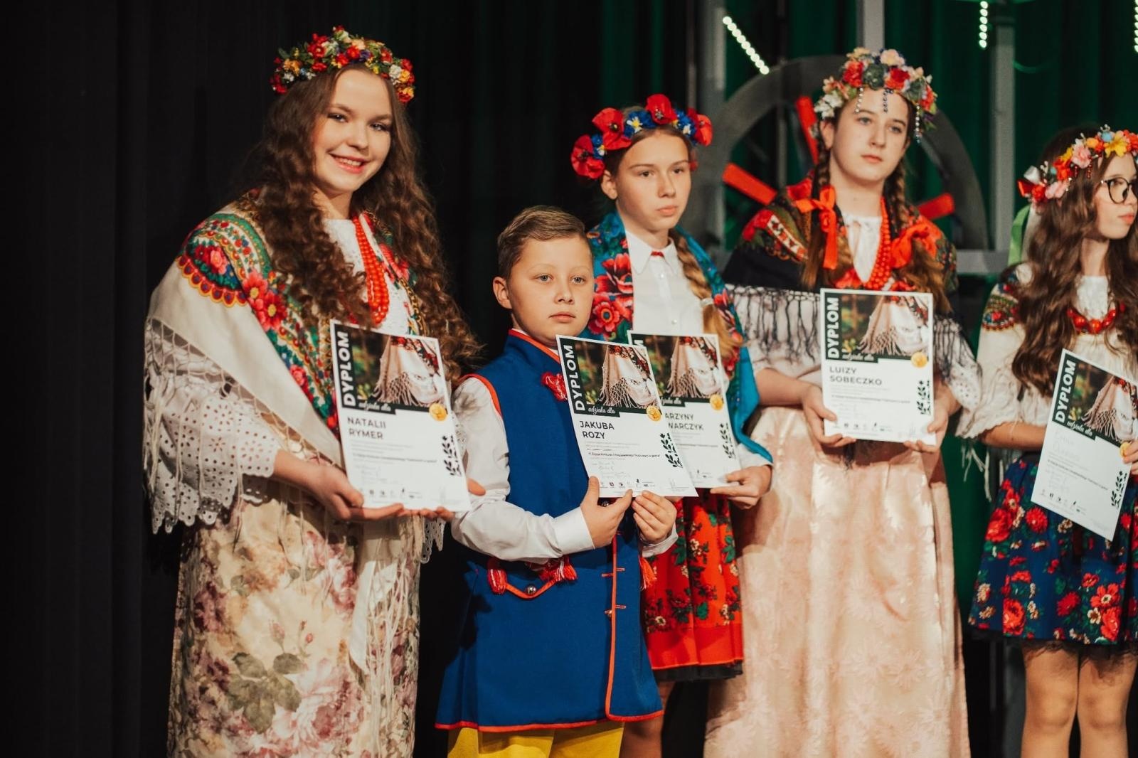 Zdjęcie w galerii na portalu naszwodzislaw.com: XVI Konkurs Gawędziarski Fedrowani w godce. Śląskie historie znów wybrzmią na scenie wiadomości z regionu