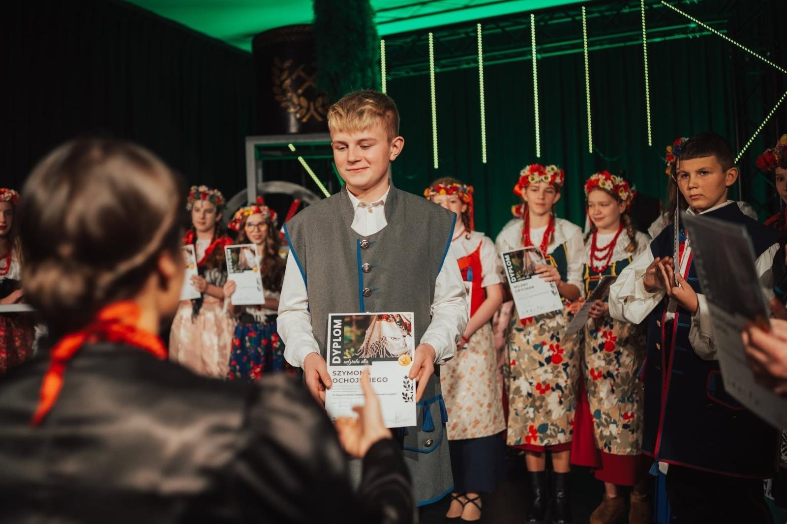 Zdjęcie w galerii na portalu naszwodzislaw.com: XVI Konkurs Gawędziarski Fedrowani w godce. Śląskie historie znów wybrzmią na scenie wiadomości z regionu