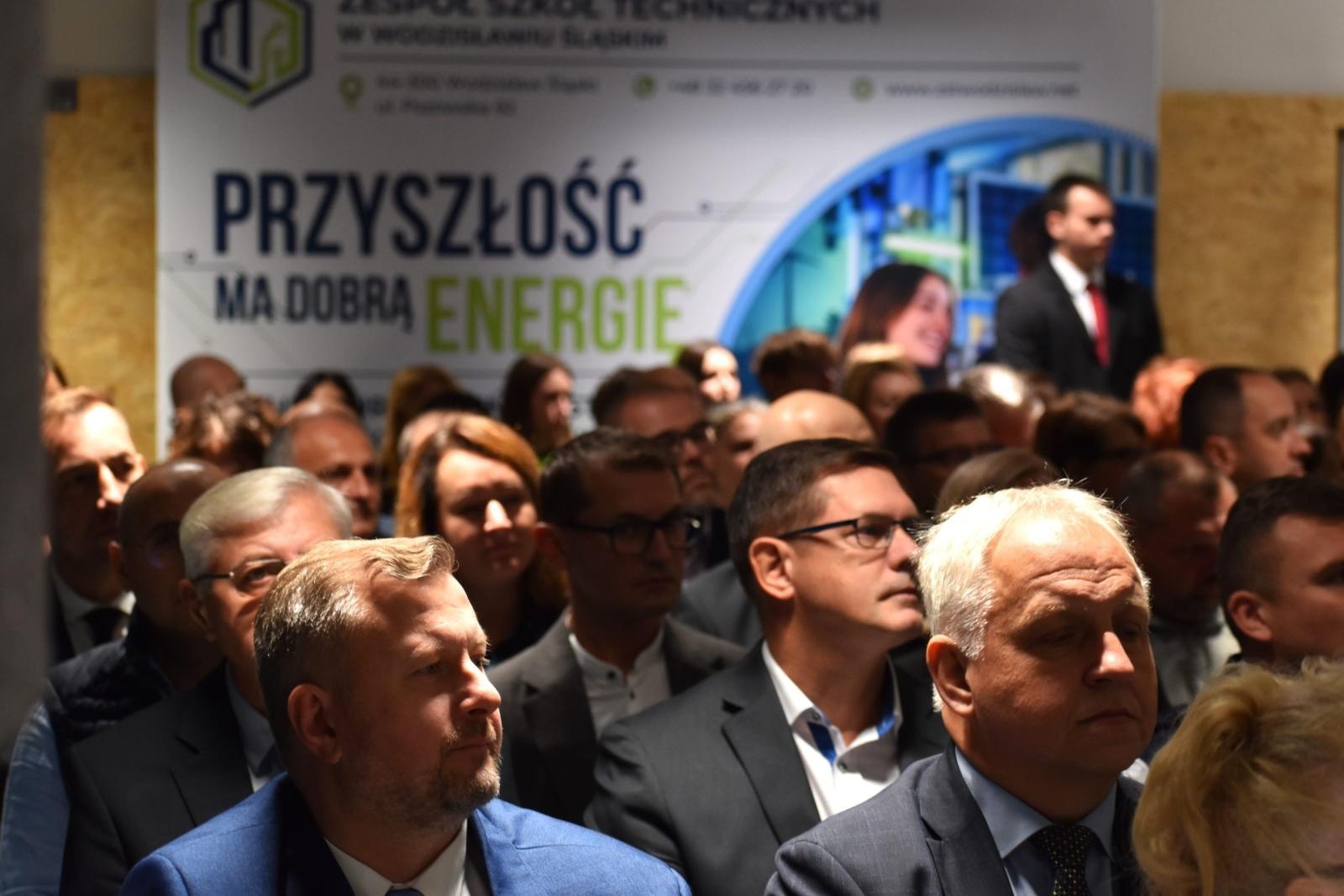 Zdjęcie w galerii na portalu naszwodzislaw.com: Z dawnej kotłowni do pracowni przyszłości. W ZST otwarto inwestycję za 6,3 mln zł wiadomości z regionu