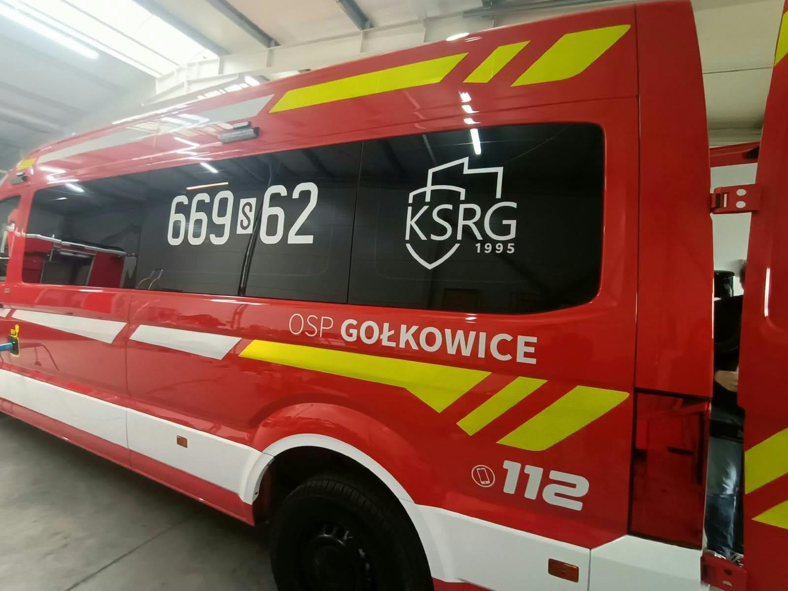 Zdjęcie w galerii na portalu naszwodzislaw.com: Nowy wóz strażacki trafił do OSP Gołkowice. Na zakup przeznaczono 410 tys. zł wiadomości z regionu