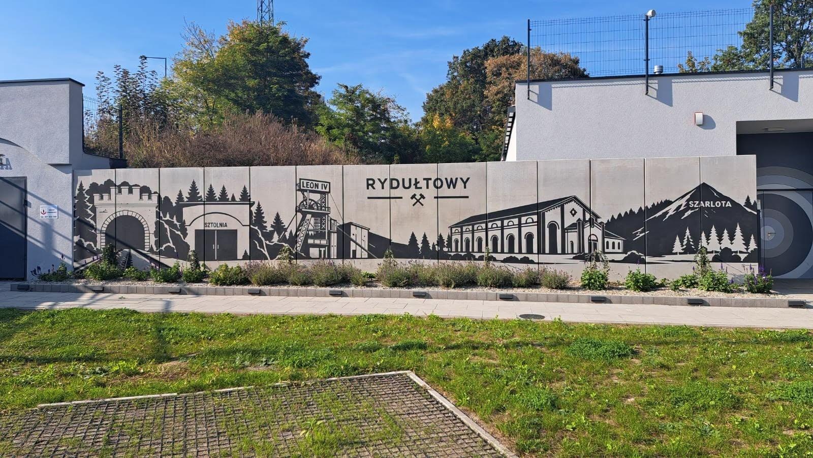 Zdjęcie w galerii na portalu naszwodzislaw.com: Nowy mural w Rydułtowach opowiada historię miasta. Rozpoznajesz te miejsca? wiadomości z regionu