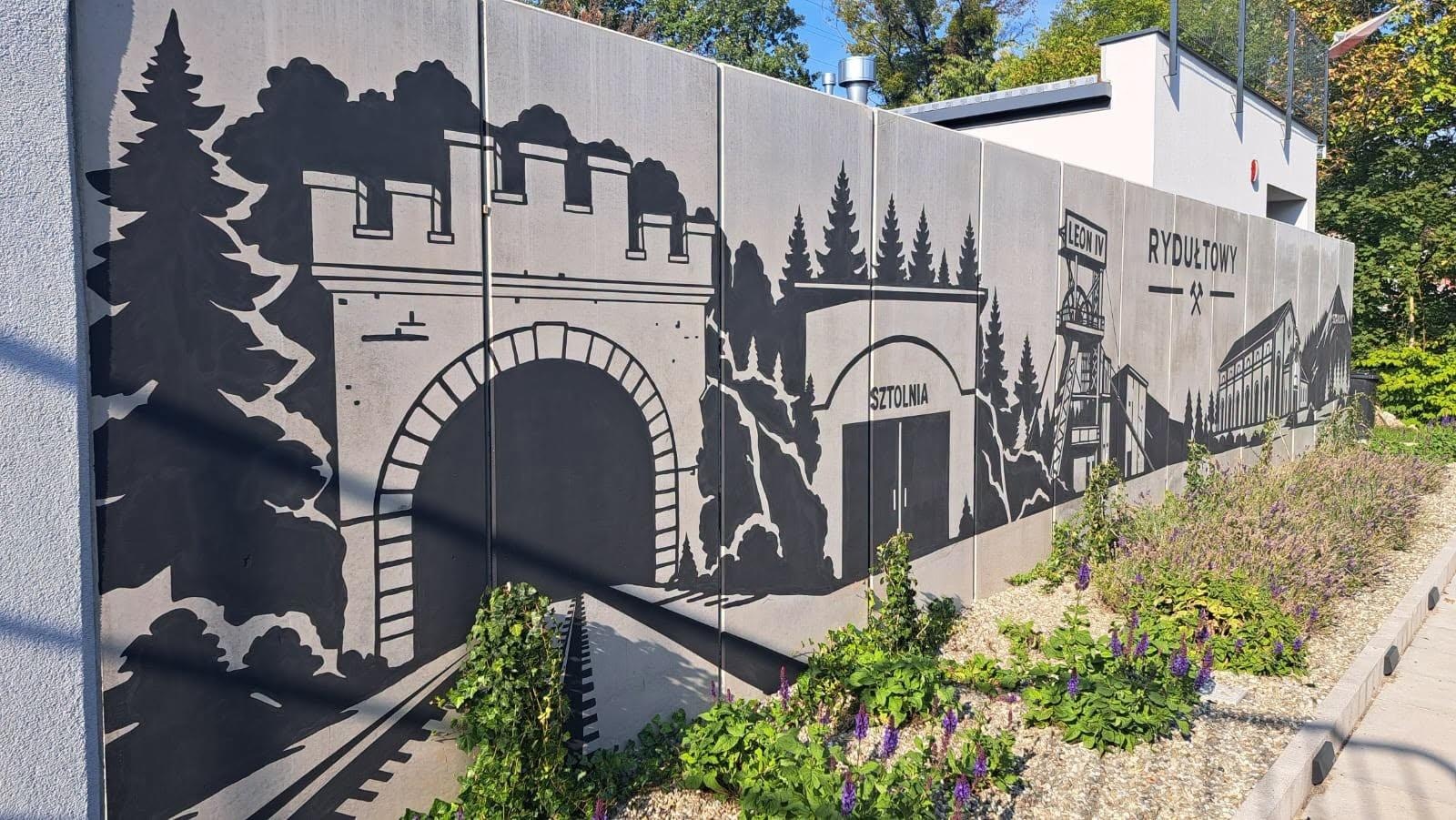 Zdjęcie w galerii na portalu naszwodzislaw.com: Nowy mural w Rydułtowach opowiada historię miasta. Rozpoznajesz te miejsca? wiadomości z regionu