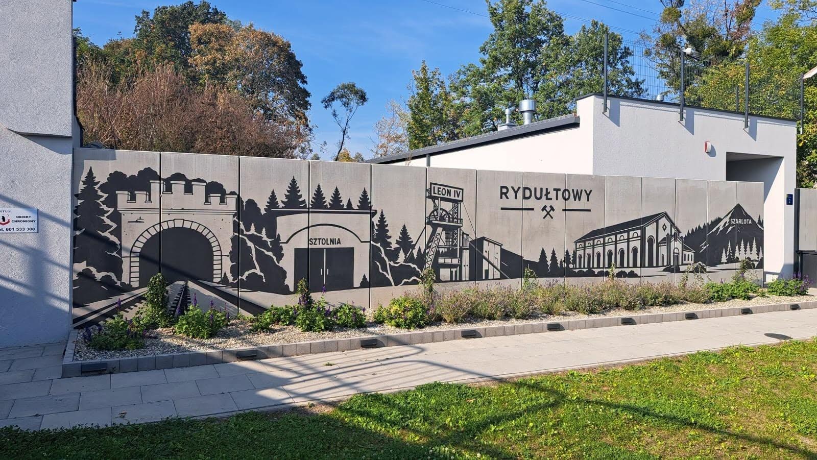 Zdjęcie w galerii na portalu naszwodzislaw.com: Nowy mural w Rydułtowach opowiada historię miasta. Rozpoznajesz te miejsca? wiadomości z regionu