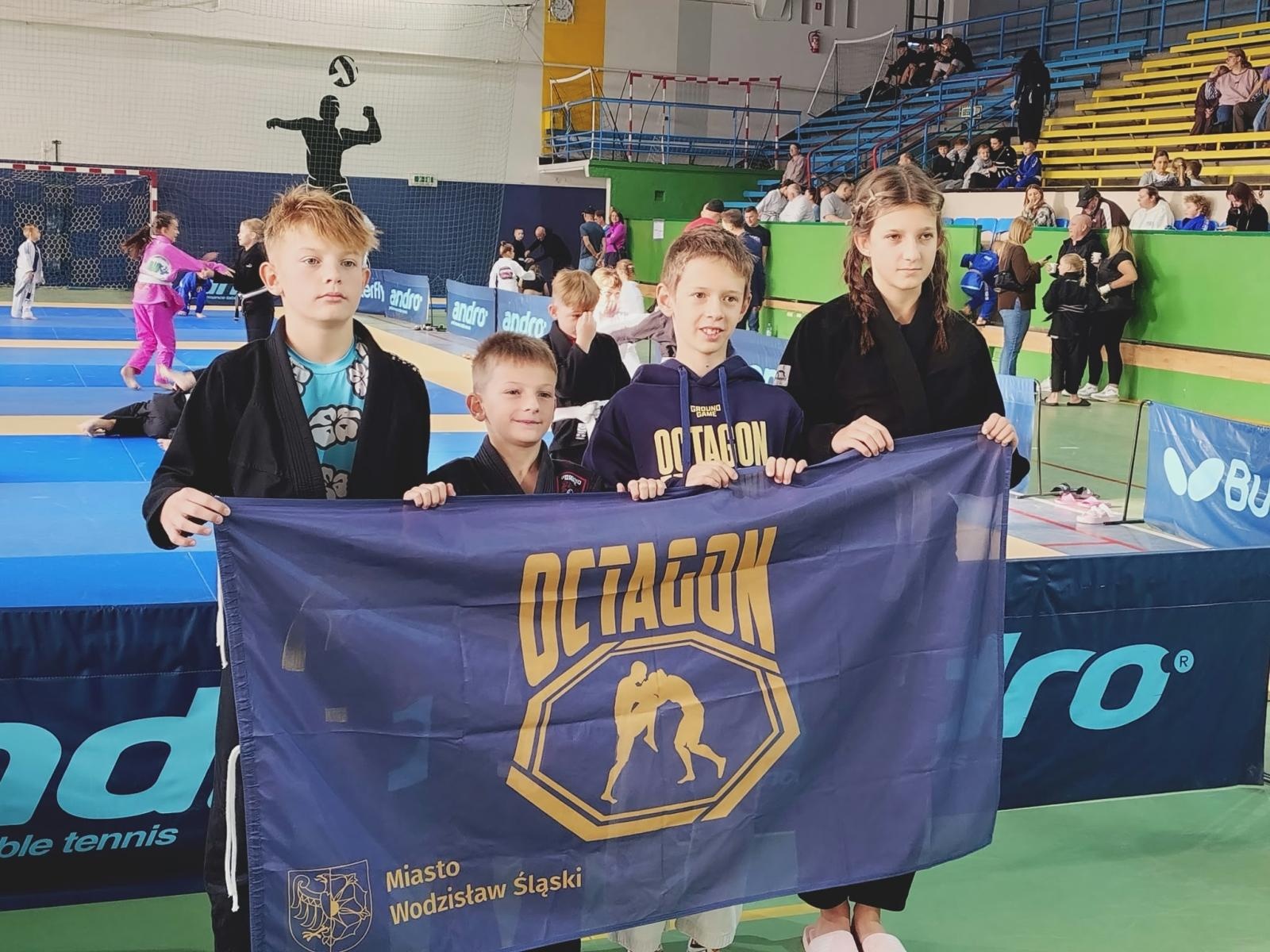 Zdjęcie w galerii na portalu naszwodzislaw.com: Pięć medali dla Octagon Team! Brajan Nawrot dwukrotnie na najwyższym stopniu podium wiadomości z regionu
