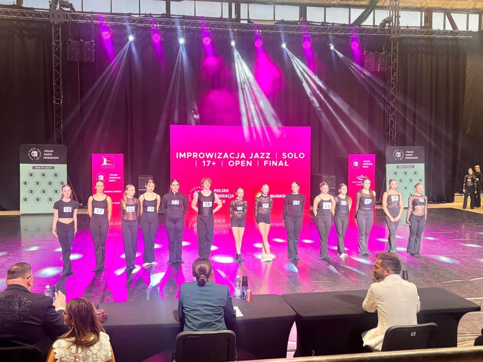 Zdjęcie w galerii na portalu naszwodzislaw.com: Udany początek sezonu tancerek wodzisławskiego Mirażu. Dwa starty i wysokie miejsca w Busku-Zdroju wiadomości z regionu