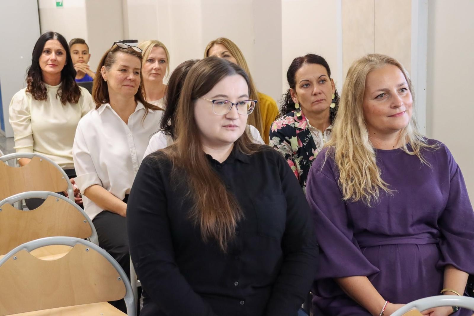 Zdjęcie w galerii na portalu naszwodzislaw.com: Nowa ekopracownia w Wodzisławiu. Uczniowie SP nr 8 zyskali nowoczesną przestrzeń do nauki wiadomości z regionu