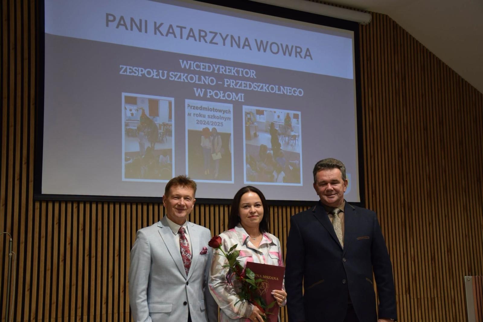 Zdjęcie w galerii na portalu naszwodzislaw.com: Po siedmiu latach wróciła Gala Edukacji Gminy Mszana. Wójt nagrodził nauczycieli wiadomości z regionu