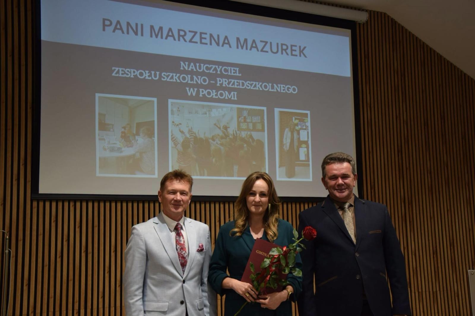 Zdjęcie w galerii na portalu naszwodzislaw.com: Po siedmiu latach wróciła Gala Edukacji Gminy Mszana. Wójt nagrodził nauczycieli wiadomości z regionu