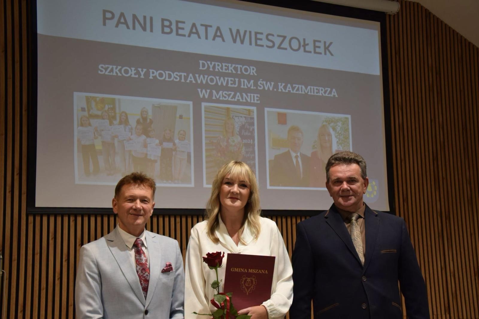 Zdjęcie w galerii na portalu naszwodzislaw.com: Po siedmiu latach wróciła Gala Edukacji Gminy Mszana. Wójt nagrodził nauczycieli wiadomości z regionu