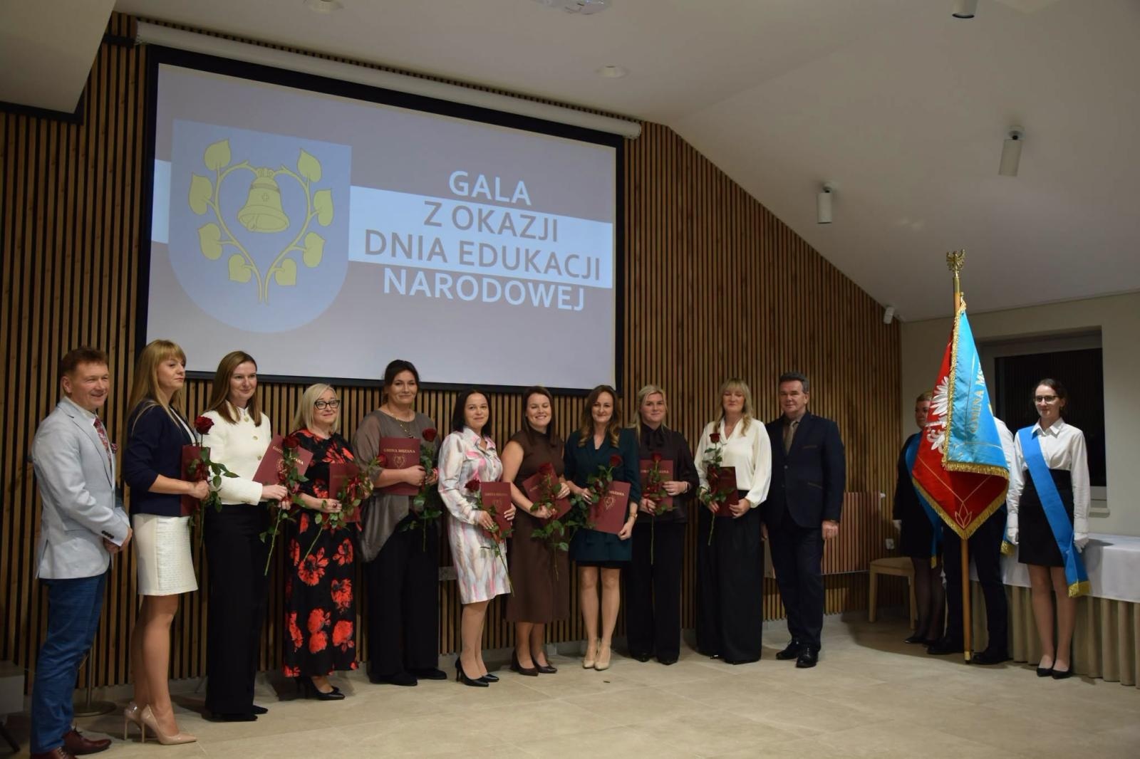 Zdjęcie w galerii na portalu naszwodzislaw.com: Po siedmiu latach wróciła Gala Edukacji Gminy Mszana. Wójt nagrodził nauczycieli wiadomości z regionu