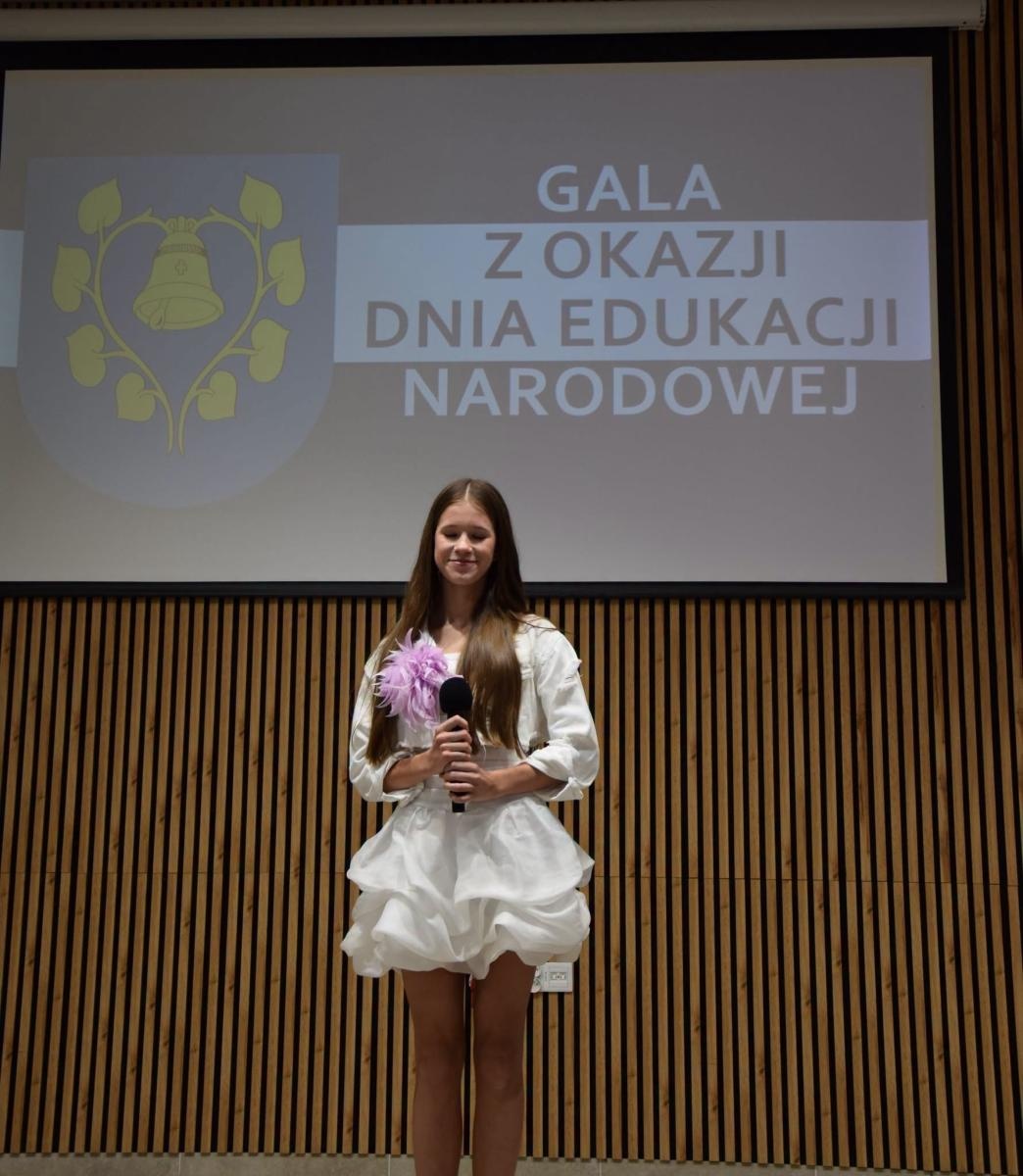 Zdjęcie w galerii na portalu naszwodzislaw.com: Po siedmiu latach wróciła Gala Edukacji Gminy Mszana. Wójt nagrodził nauczycieli wiadomości z regionu