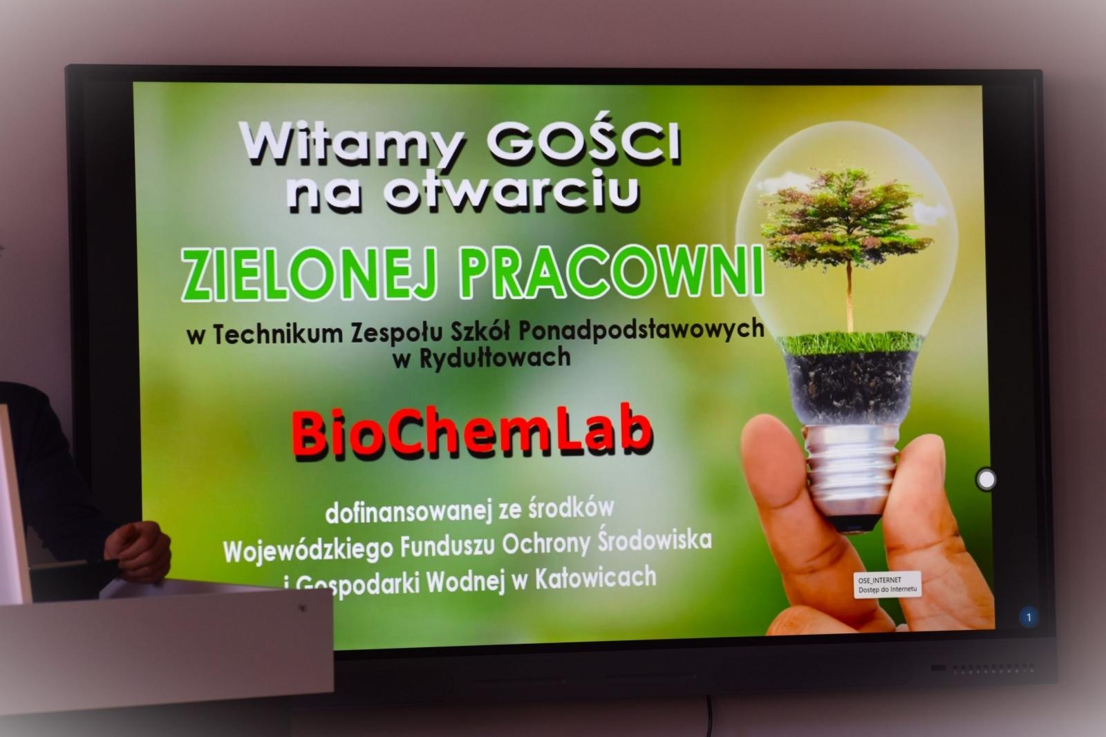 Zdjęcie w galerii na portalu naszwodzislaw.com: Nowoczesna pracownia biologiczno-chemiczna w Rydułtowach. Szkoła otrzymała 60 tys. zł dofinansowania wiadomości z regionu