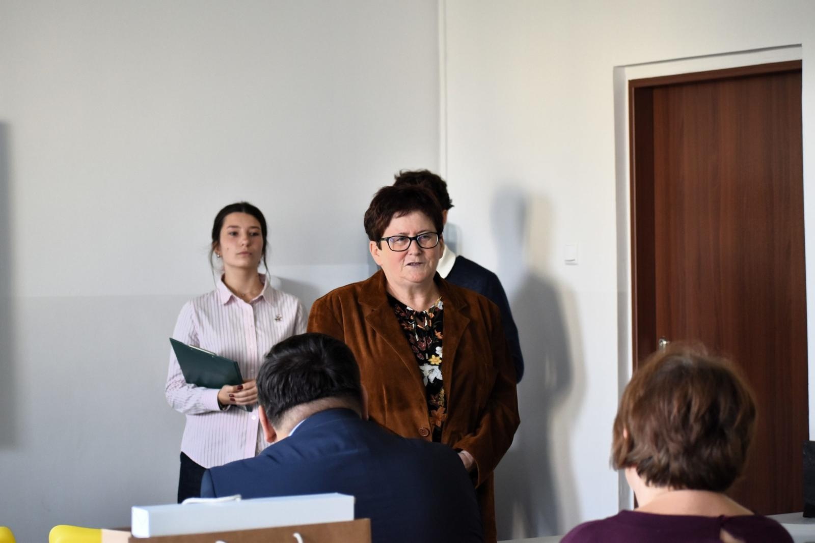 Zdjęcie w galerii na portalu naszwodzislaw.com: Nowoczesna pracownia biologiczno-chemiczna w Rydułtowach. Szkoła otrzymała 60 tys. zł dofinansowania wiadomości z regionu