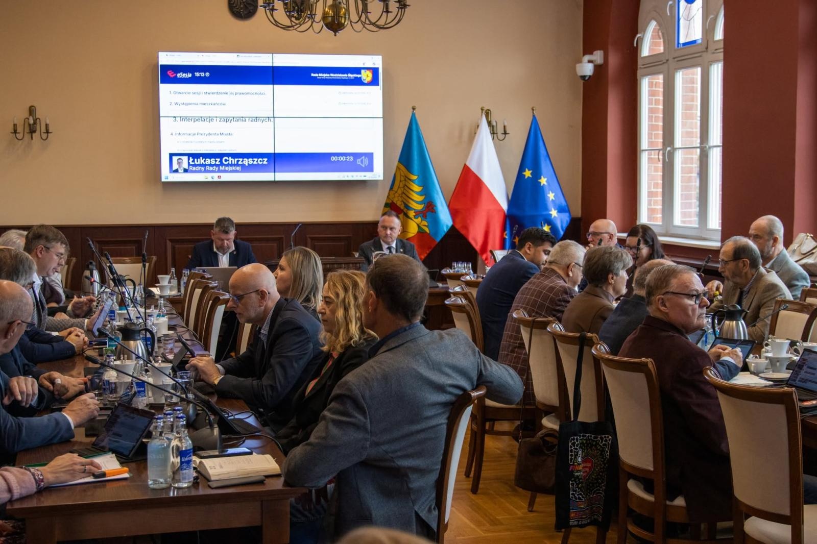 Zdjęcie w galerii na portalu naszwodzislaw.com: Podatki na 2027 rok, remonty i reforma szkół. O czym debatowali wodzisławscy radni? wiadomości z regionu