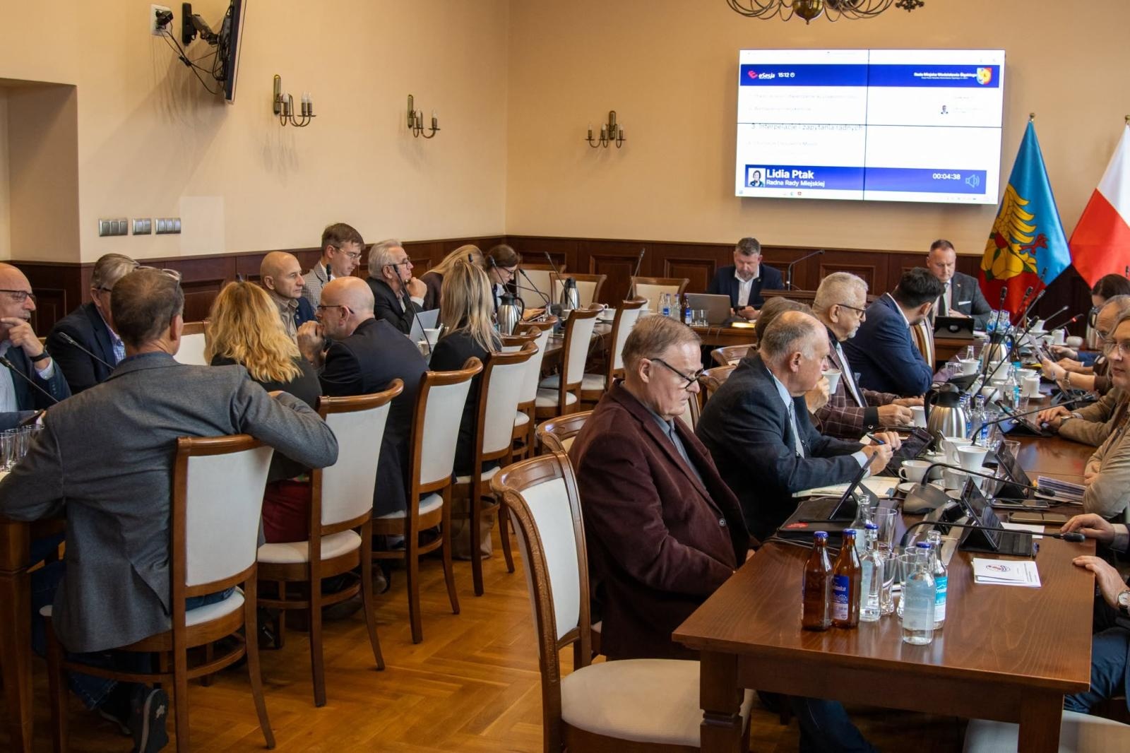 Zdjęcie w galerii na portalu naszwodzislaw.com: Podatki na 2027 rok, remonty i reforma szkół. O czym debatowali wodzisławscy radni? wiadomości z regionu
