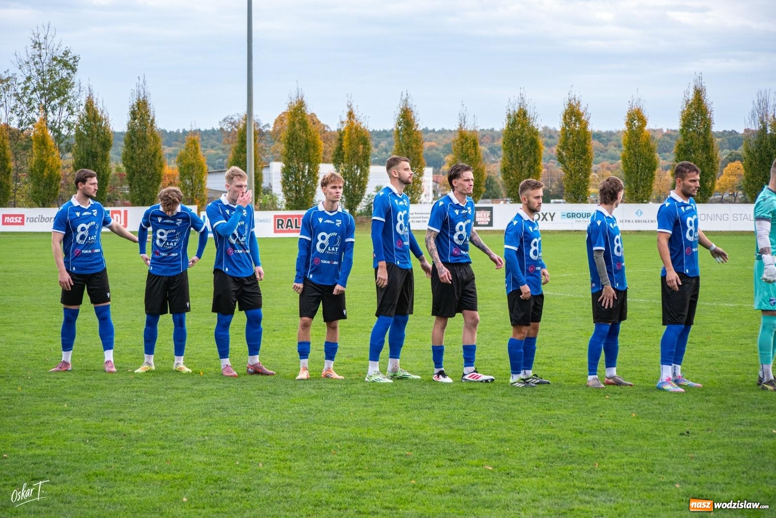 Zdjęcie w galerii na portalu naszwodzislaw.com: Sędzia temperował ich zapędy kartkami, Racibórz golami. Unia Racibórz wygrywa derby z imienniczką [FOTO] wiadomości z regionu