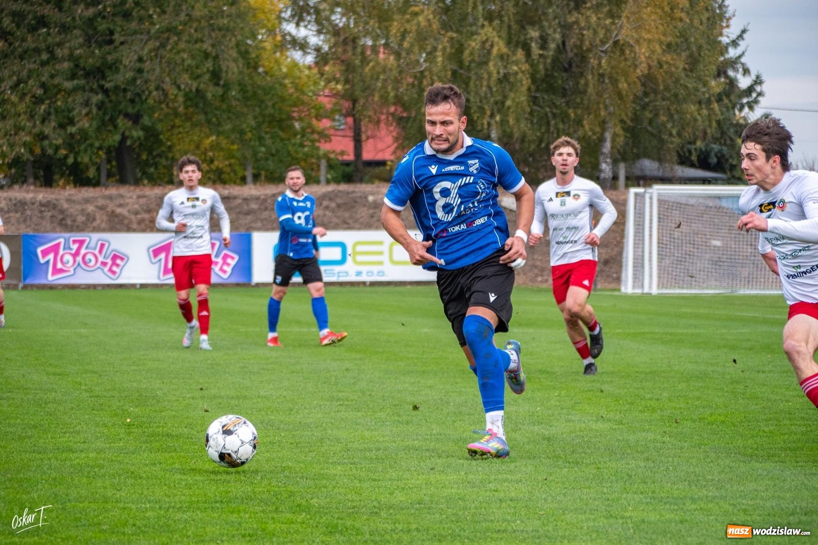 Zdjęcie w galerii na portalu naszwodzislaw.com: Sędzia temperował ich zapędy kartkami, Racibórz golami. Unia Racibórz wygrywa derby z imienniczką [FOTO] wiadomości z regionu