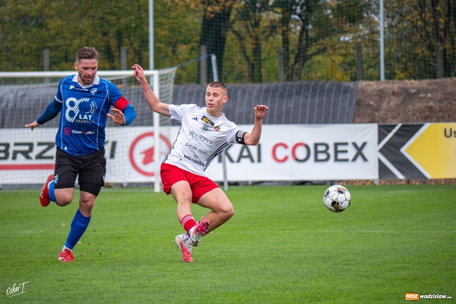 Zdjęcie w galerii na portalu naszwodzislaw.com: Sędzia temperował ich zapędy kartkami, Racibórz golami. Unia Racibórz wygrywa derby z imienniczką [FOTO] wiadomości z regionu