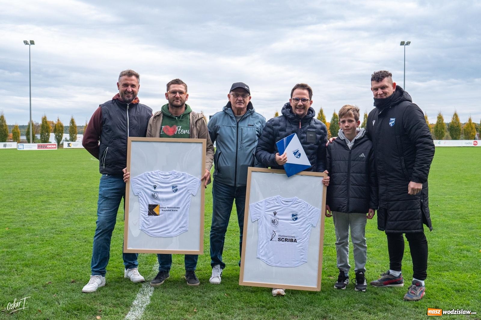Zdjęcie w galerii na portalu naszwodzislaw.com: Sędzia temperował ich zapędy kartkami, Racibórz golami. Unia Racibórz wygrywa derby z imienniczką [FOTO] wiadomości z regionu