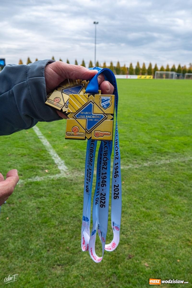 Zdjęcie w galerii na portalu naszwodzislaw.com: Sędzia temperował ich zapędy kartkami, Racibórz golami. Unia Racibórz wygrywa derby z imienniczką [FOTO] wiadomości z regionu