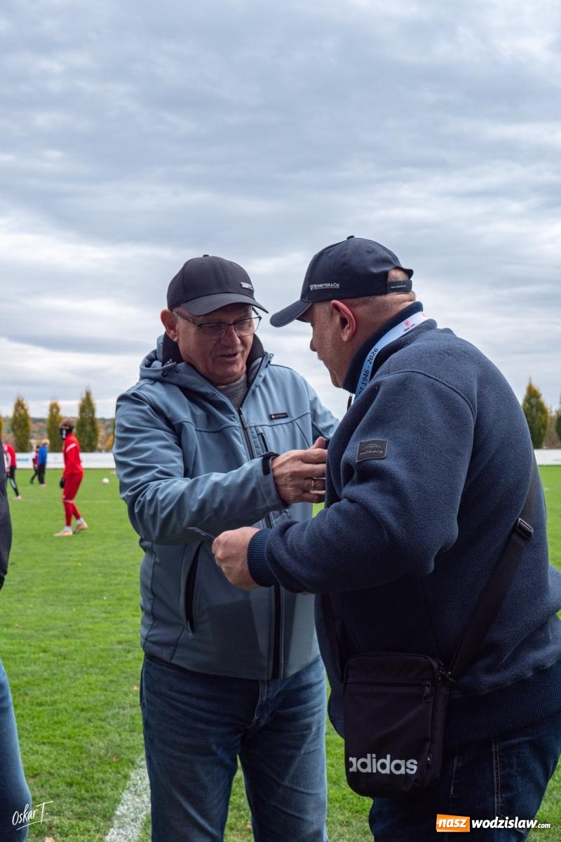 Zdjęcie w galerii na portalu naszwodzislaw.com: Sędzia temperował ich zapędy kartkami, Racibórz golami. Unia Racibórz wygrywa derby z imienniczką [FOTO] wiadomości z regionu