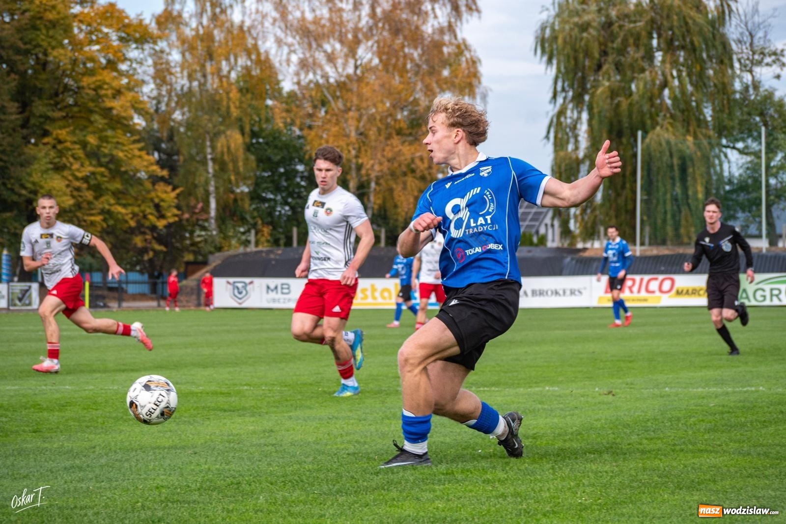 Zdjęcie w galerii na portalu naszwodzislaw.com: Sędzia temperował ich zapędy kartkami, Racibórz golami. Unia Racibórz wygrywa derby z imienniczką [FOTO] wiadomości z regionu