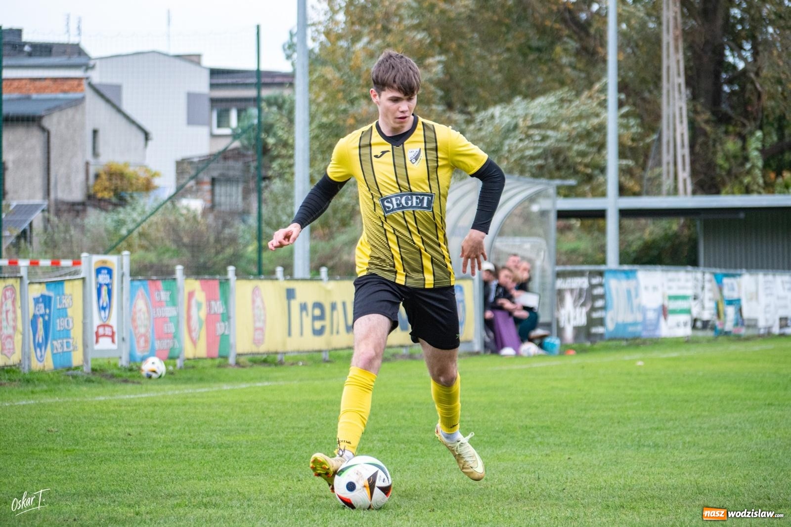 Zdjęcie w galerii na portalu naszwodzislaw.com: Sześć goli przy Sportowej. Lubomia nie miała litości dla Nędzy [FOTO] wiadomości z regionu