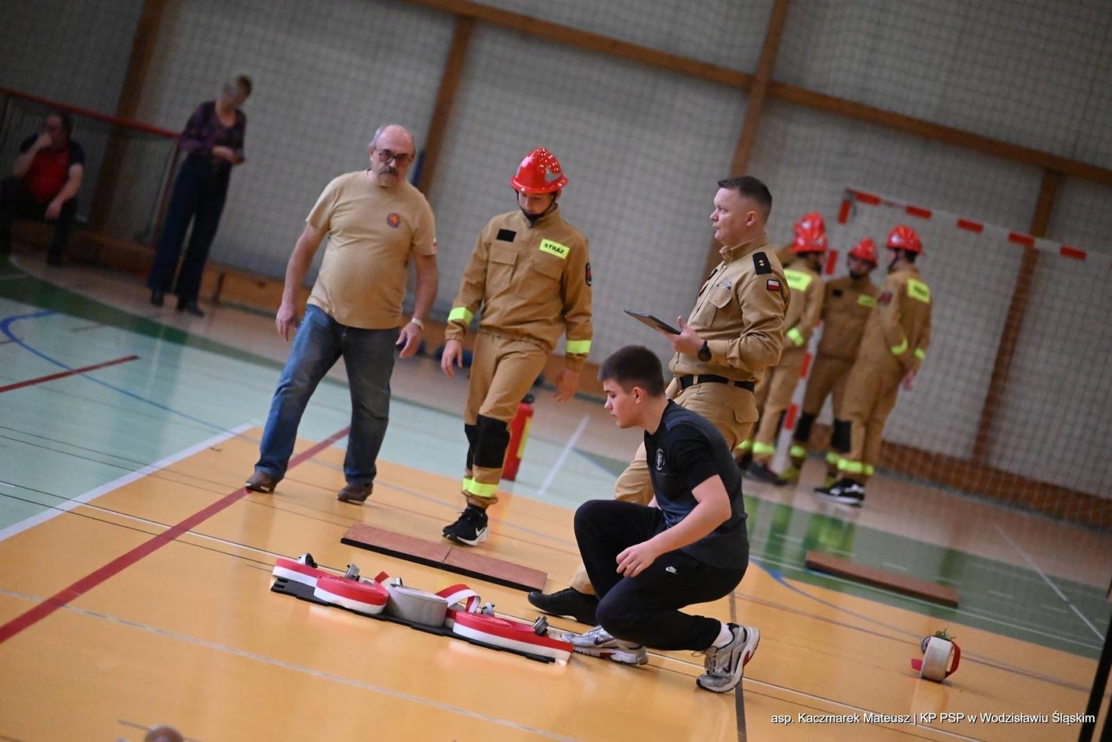 Zdjęcie w galerii na portalu naszwodzislaw.com: MDP Bluszczów najlepsza w Syryni. 16 drużyn walczyło o zwycięstwo [FOTO] wiadomości z regionu