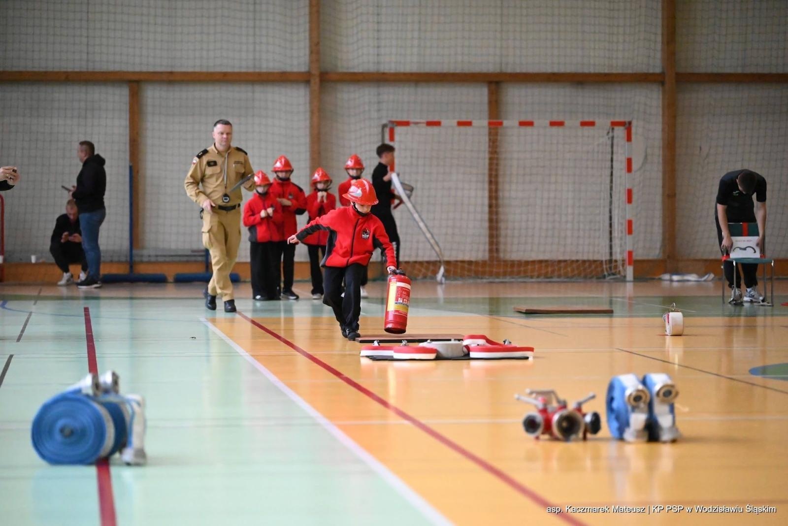 Zdjęcie w galerii na portalu naszwodzislaw.com: MDP Bluszczów najlepsza w Syryni. 16 drużyn walczyło o zwycięstwo [FOTO] wiadomości z regionu