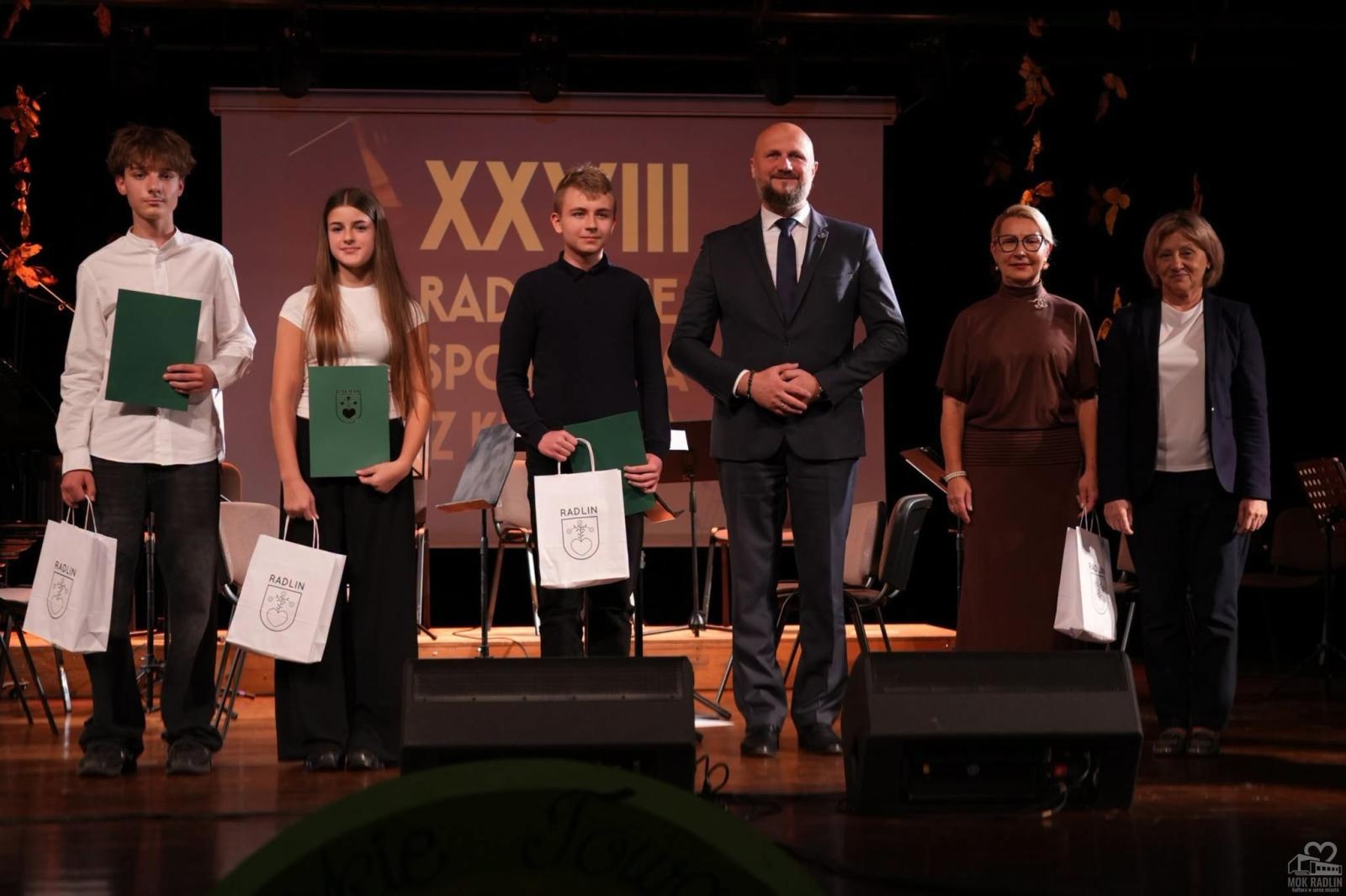 Zdjęcie w galerii na portalu naszwodzislaw.com: Muzyka, wzruszenia i nagrody. XXVIII Radlińskie Spotkania z Kulturą za nami wiadomości z regionu
